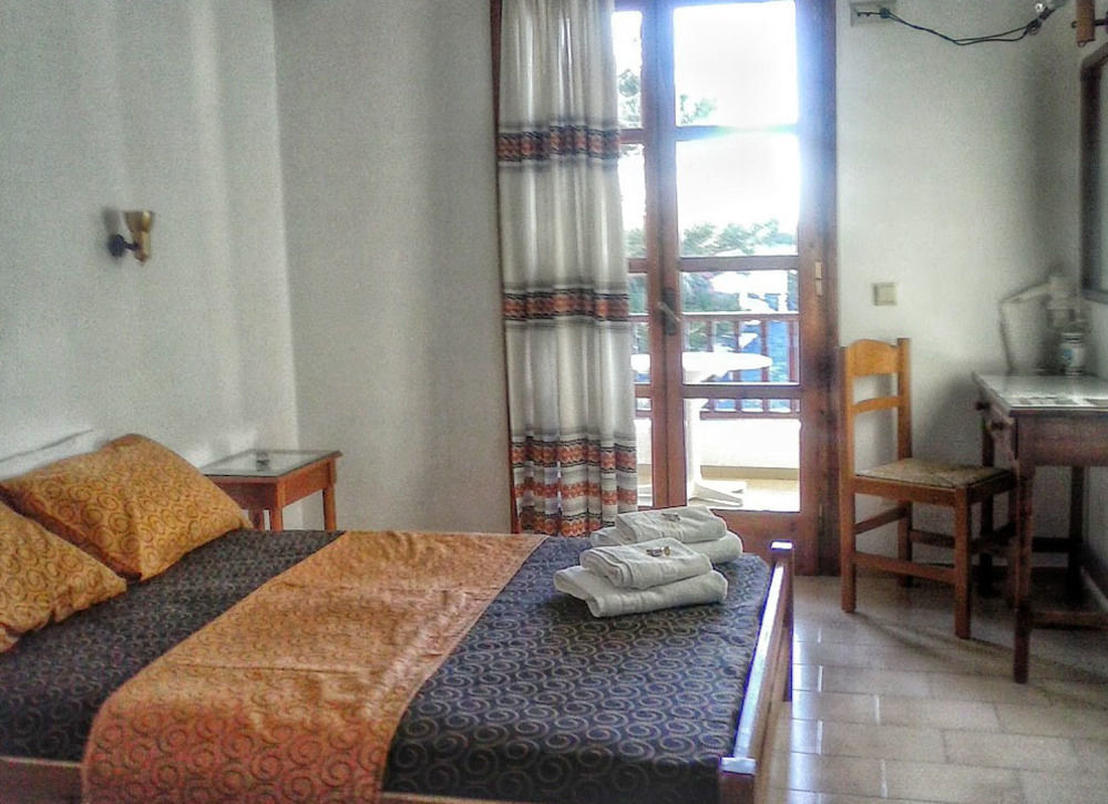 Hotel Santa Elena Kamári Exterior foto